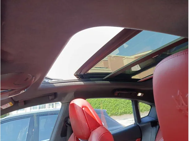Car image 24