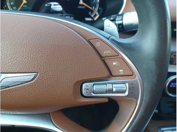 Car image 21