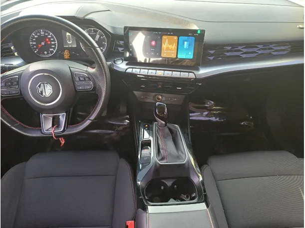 Car image 15