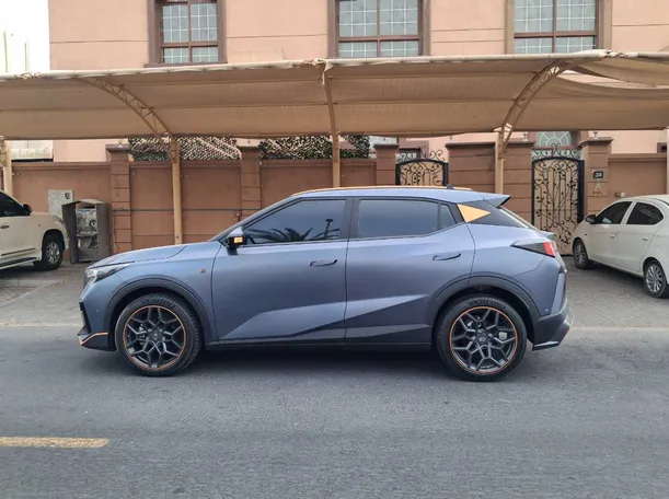 Car image 4