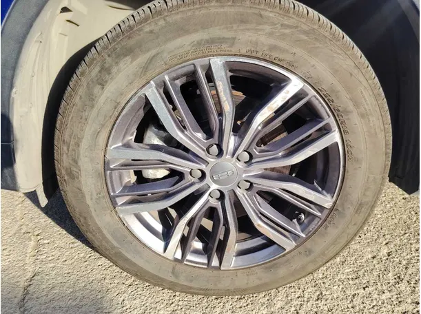 Car image 10