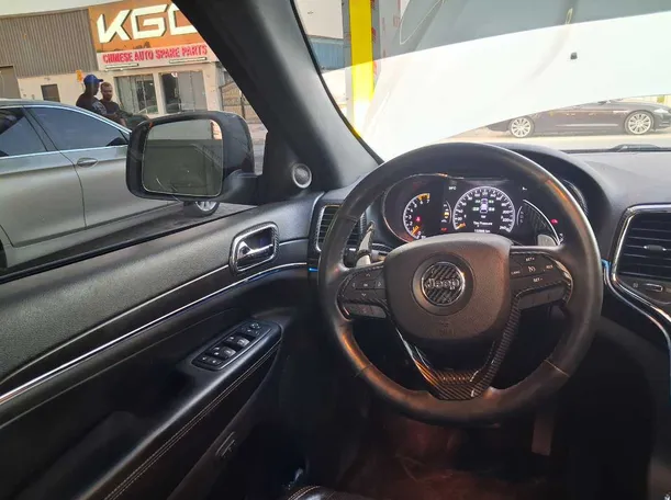 Car image 16