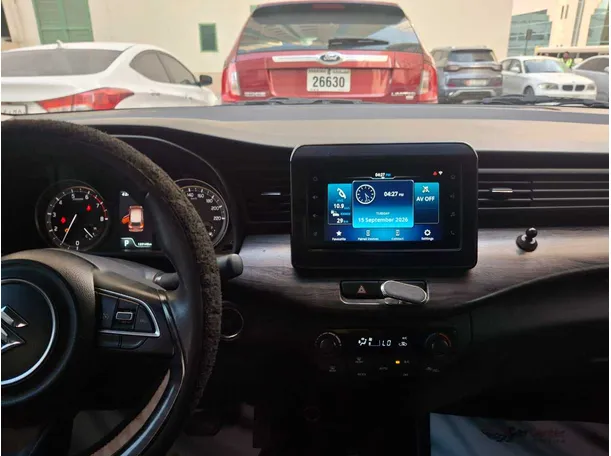 Car image 13