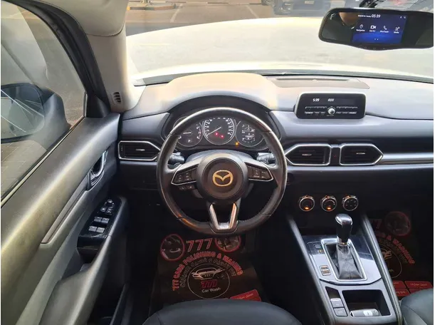 Car image 17