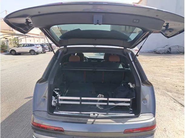 Car image 29