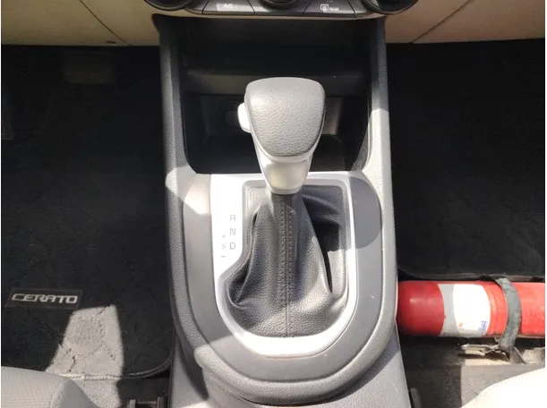 Car image 18