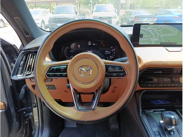 Car image 17