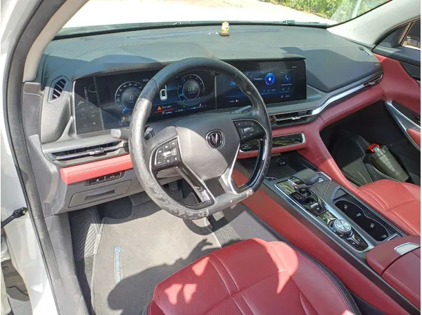 Car image 11