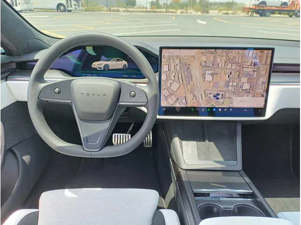 Car image 15