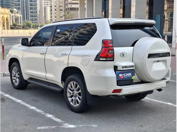 Car image 7