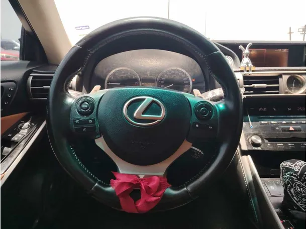 Car image 22