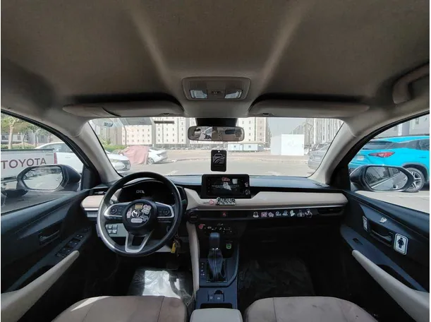 Car image 17