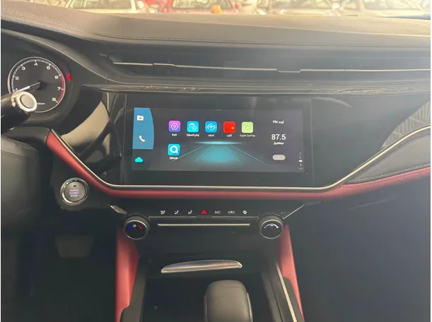 Car image 12