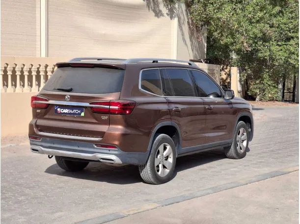 Car image 7
