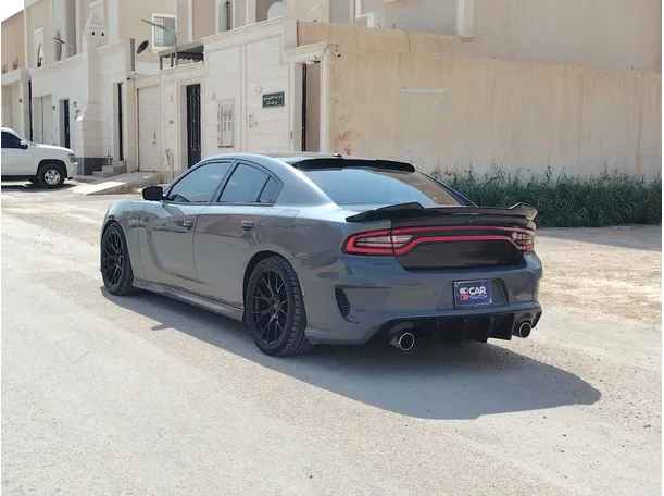Car image 7
