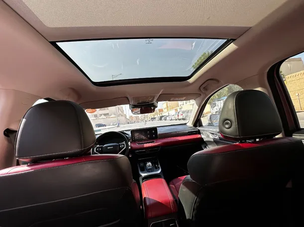 Car image 16