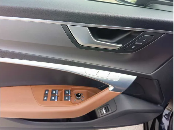 Car image 31