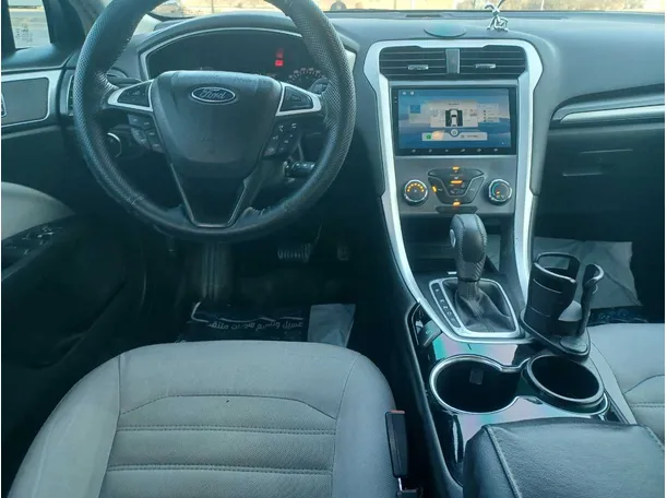 Car image 16