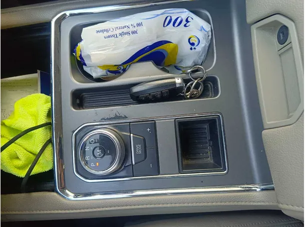 Car image 21