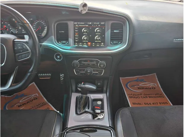 Car image 14