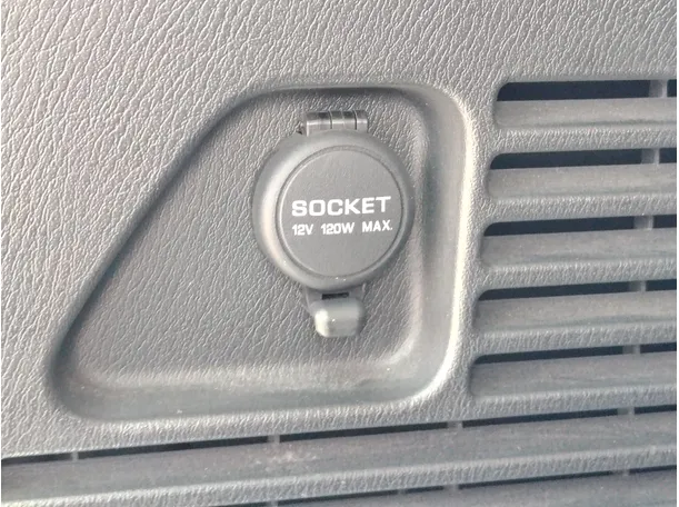 Car image 32