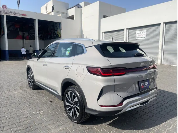 Car image 7