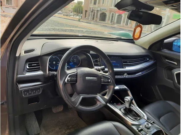 Car image 11