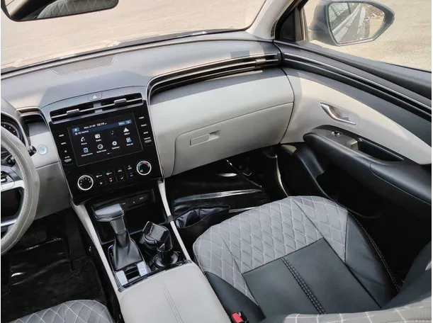 Car image 23