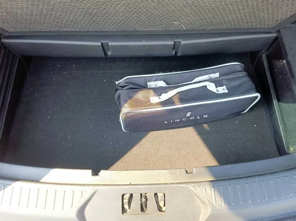 Car image 31