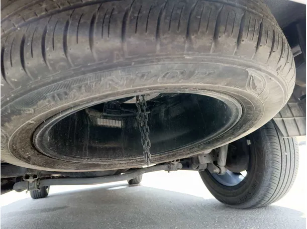 Car image 38