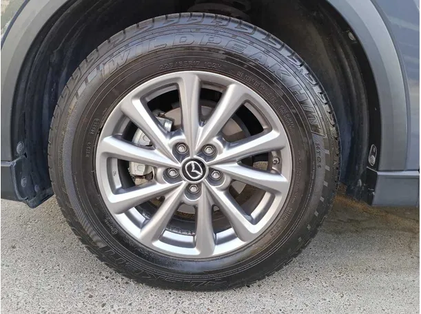 Car image 9