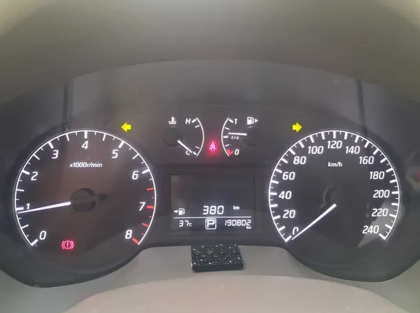 Car image 13