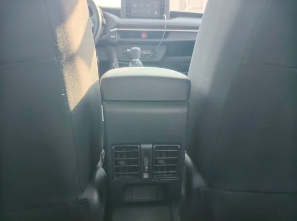 Car image 25