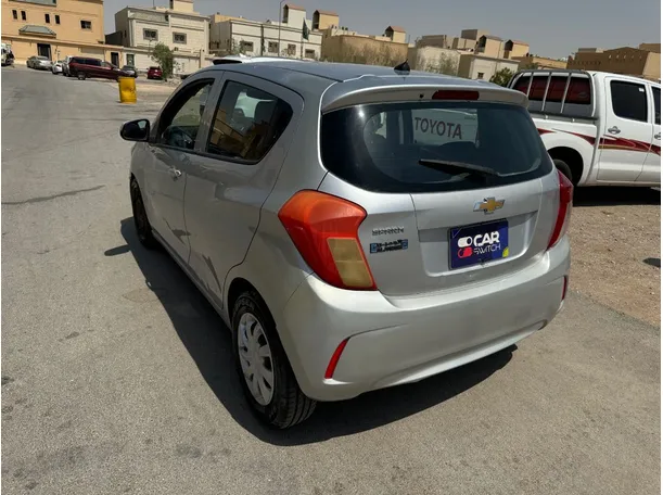 Car image 7