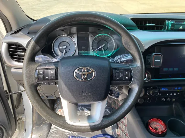 Car image 17