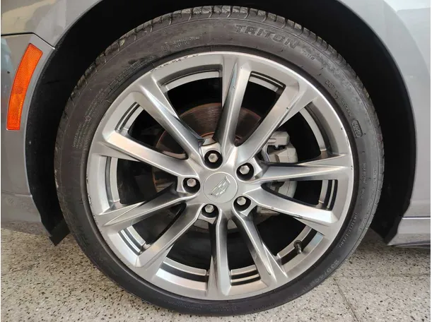Car image 10
