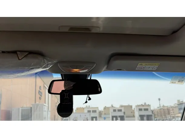 Car image 25