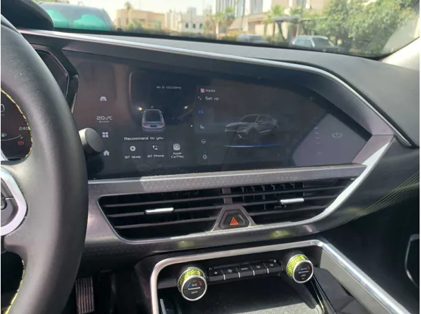 Car image 18