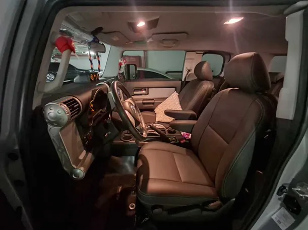 Car image 11