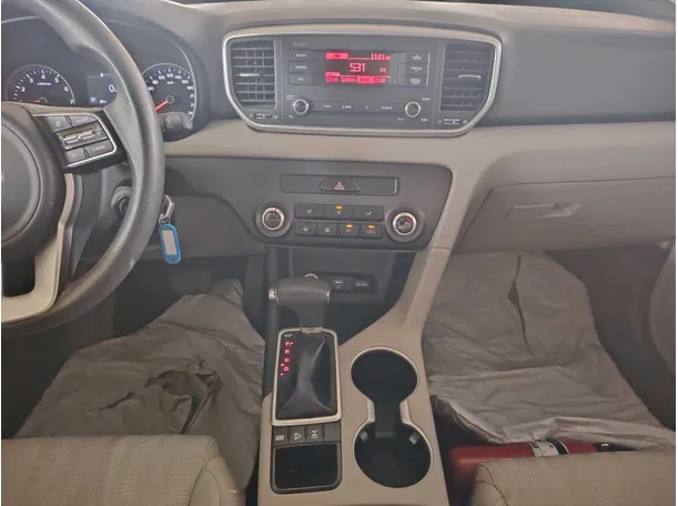 Car image 19