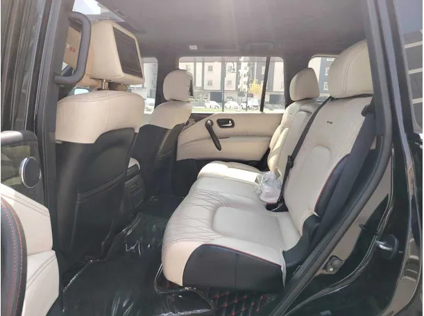 Car image 19