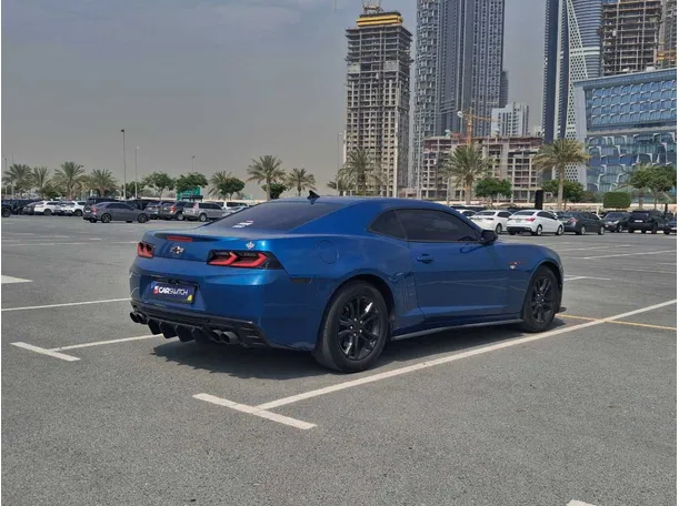 Car image 5