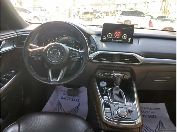 Car image 16