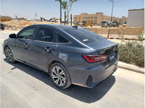Car image 7