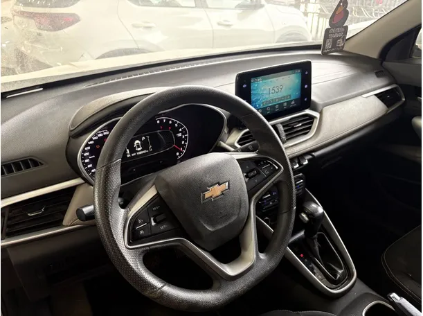 Car image 10