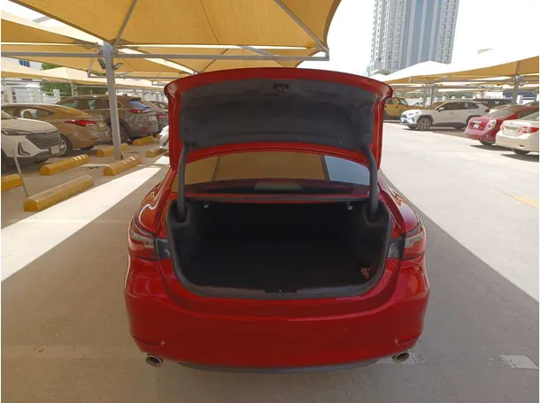 Car image 19