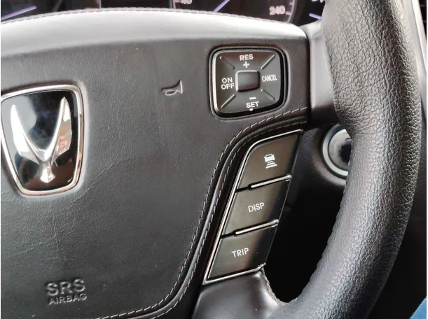 Car image 36