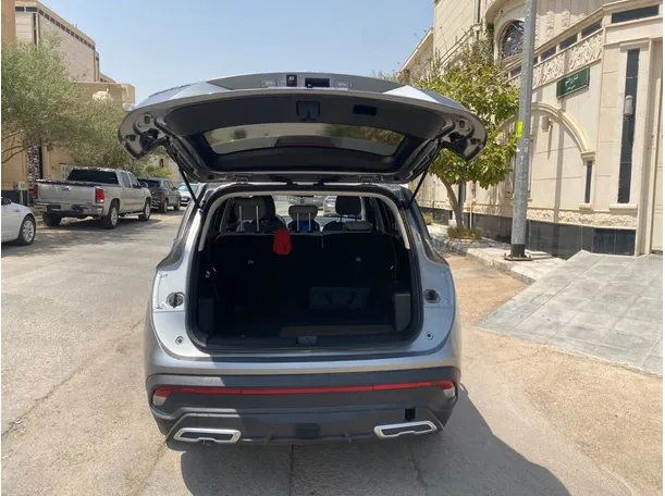 Car image 20