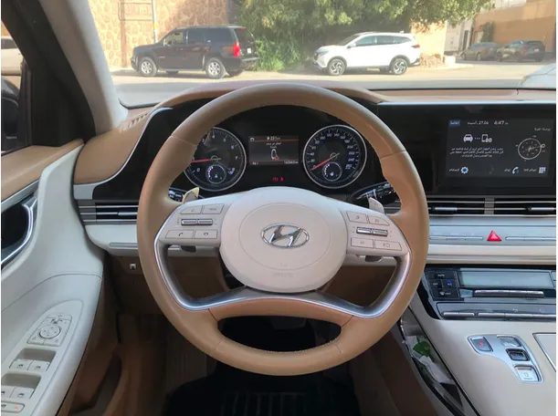 Car image 17