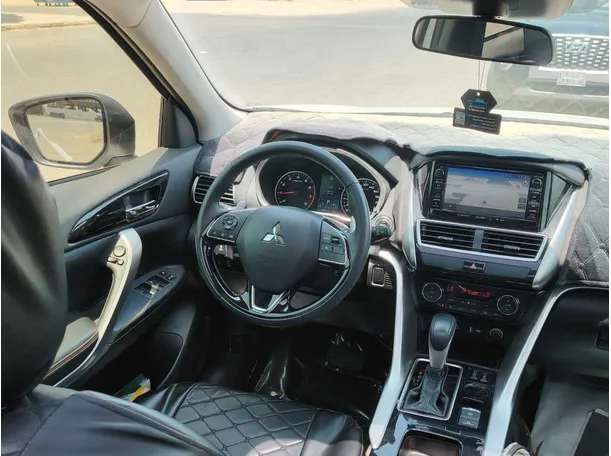 Car image 24